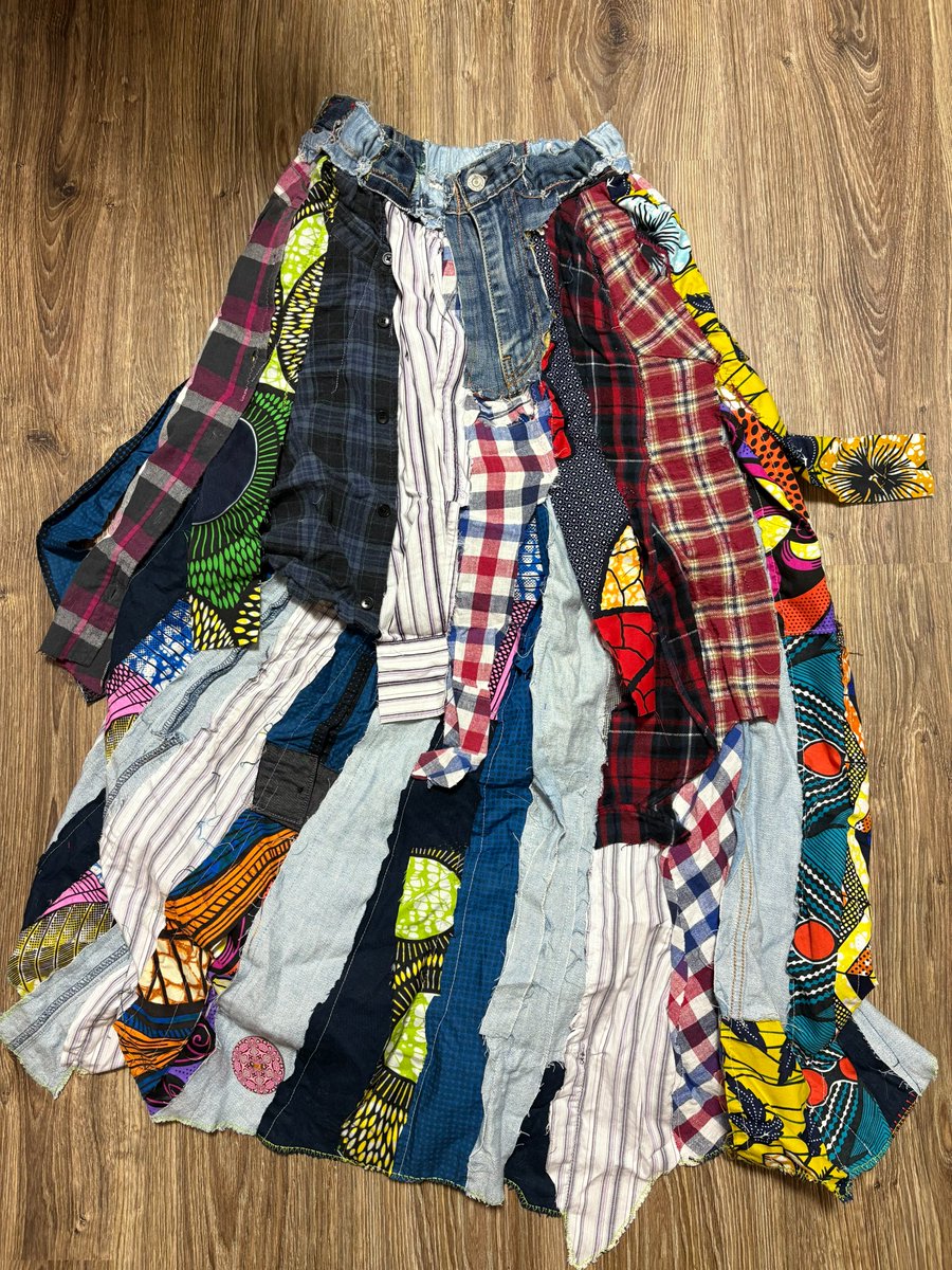 ReBoKaMaKo_TV's tweet photo. #反逆のパッチワーク  
#着物リメイク  
#アップサイクルファッション  
#patchworkstyle  
#denimart https://t.co/oqWySjwiBi