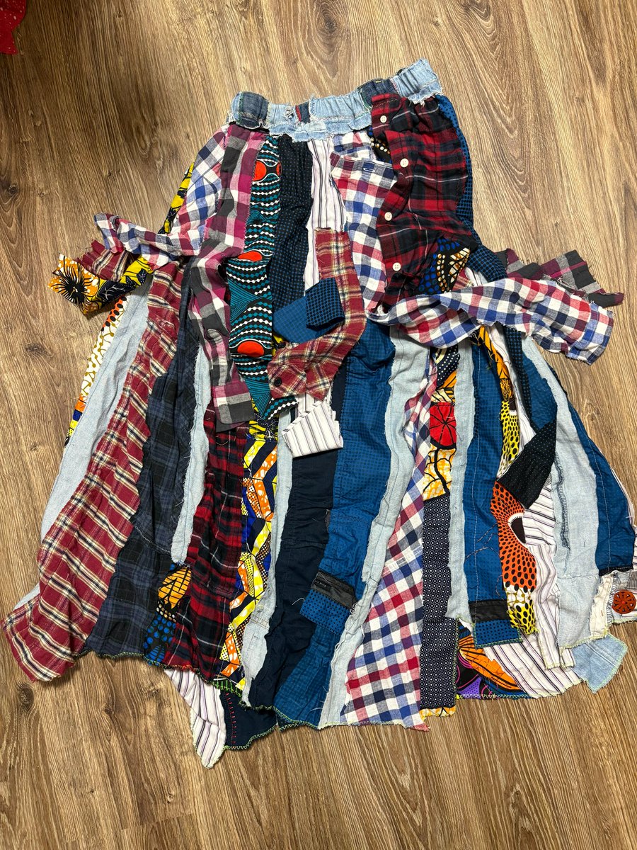 ReBoKaMaKo_TV's tweet photo. #反逆のパッチワーク  
#着物リメイク  
#アップサイクルファッション  
#patchworkstyle  
#denimart https://t.co/D8nZtSsT08