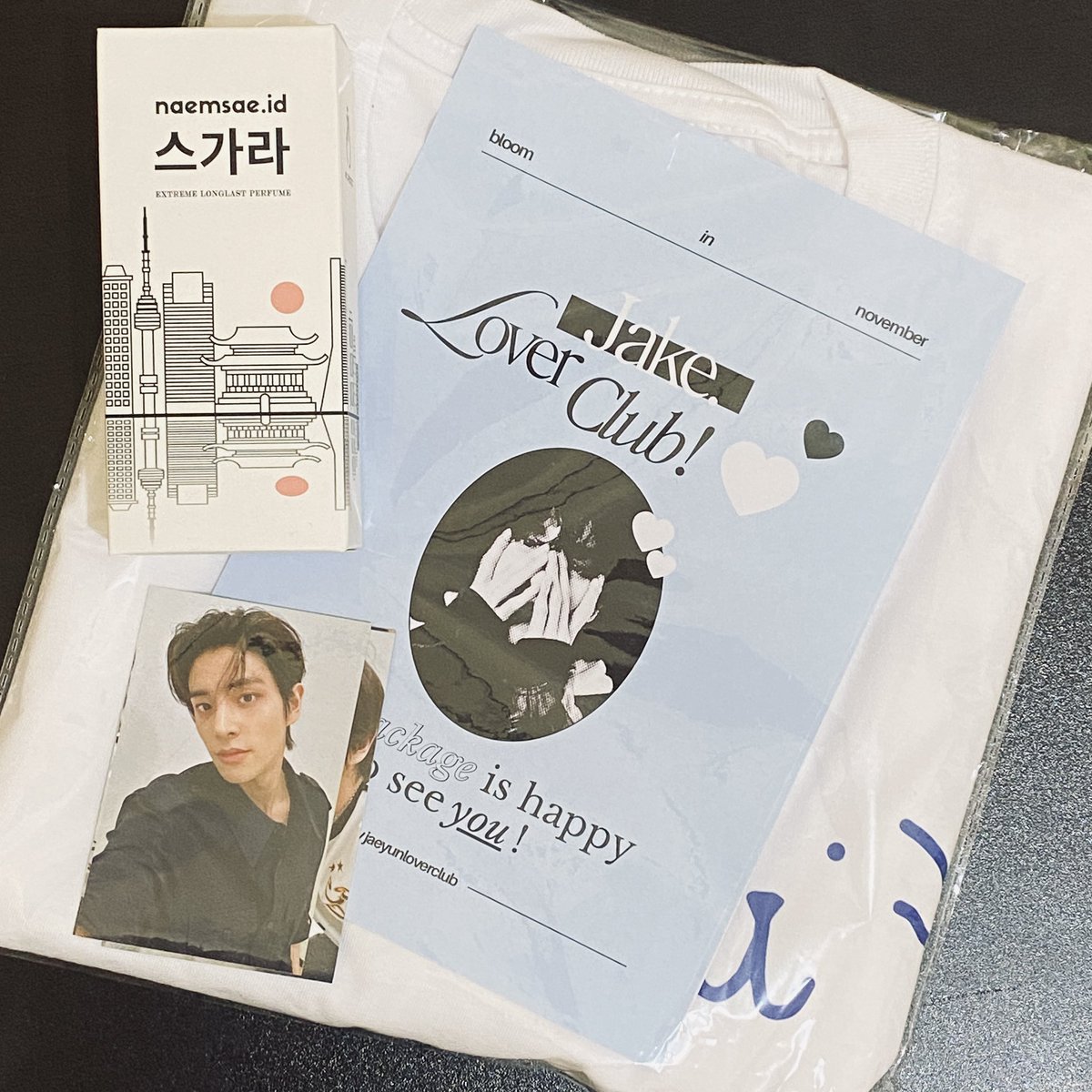 ash (@jaeyunloverclub) on Twitter photo —̳͟͞͞♡ MAMA vote giveaway .ᐟ
★ jake lover club tee (XL) & naemsae perfume for 1 winner
mechanics:
— enjina only
— repost this tweet
— drop proof voting kalian dengan caption “ I VOTE FOR #ENHYPEN ON #2025MAMAVOTE “
ends once voting ends yaaa! —̳͟͞͞♡ MAMA vote giveaway .ᐟ
★ jake lover club tee (XL) & naemsae perfume for 1 winner
mechanics:
— enjina only
— repost this tweet
— drop proof voting kalian dengan caption “ I VOTE FOR #ENHYPEN ON #2025MAMAVOTE “
ends once voting ends yaaa!
