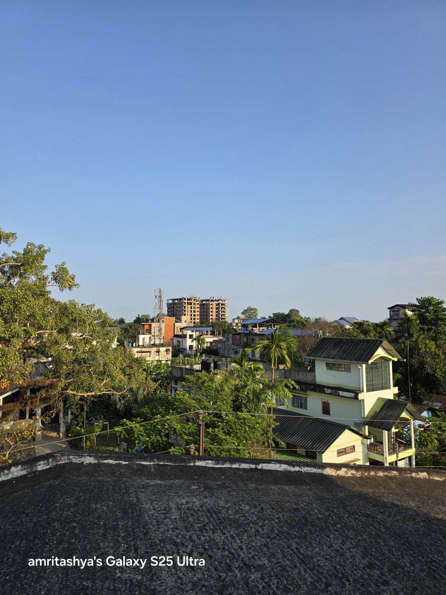 amritashya's tweet image. 1x and 30x zoom shots after the October update. What do you think, friends? 📸📱🤔 #ZoomShots #OctoberUpdate #Friends #Oneui8 #S25ultra