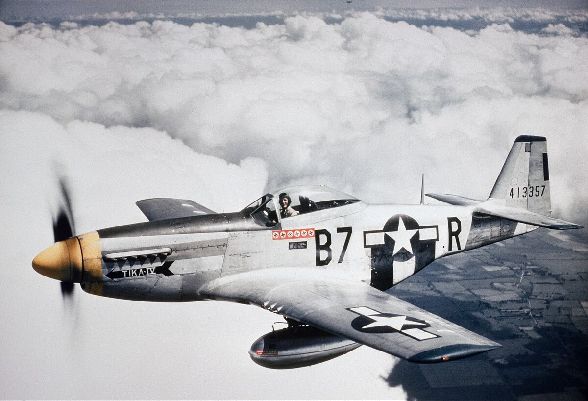 On October 26, 1940, engineers of the North American Aviation company in the United States flew one of the most legendary fighter aircraft in history for the first time: the P-51 Mustang. Initially designed for the Royal Air Force, this aircraft broke new ground with its