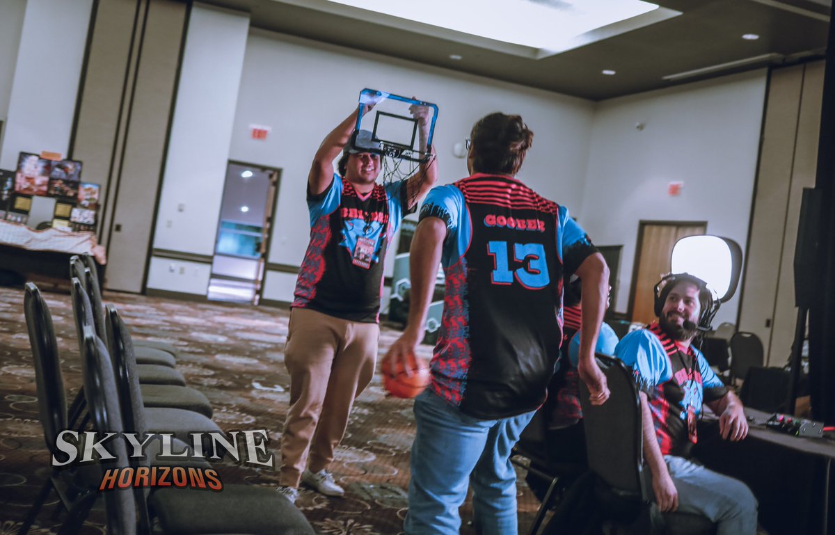 Skyline 2025 pictures are up! Don't forget to tag me wherever you use them!

Link ⬇️