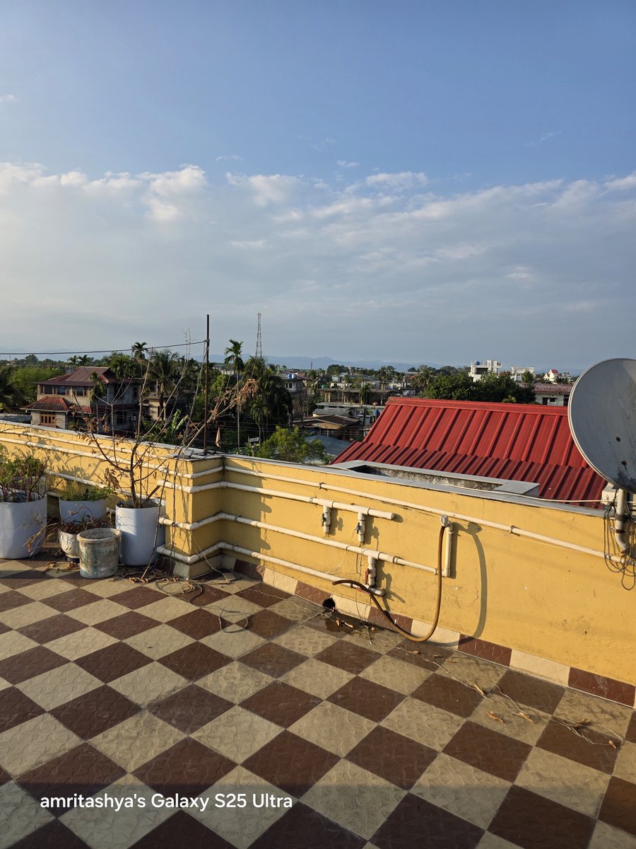 amritashya's tweet image. 1x and 30x zoom shots after the October update. What do you think, friends? 📸📱🤔 #ZoomShots #OctoberUpdate #Friends #Oneui8 #S25ultra