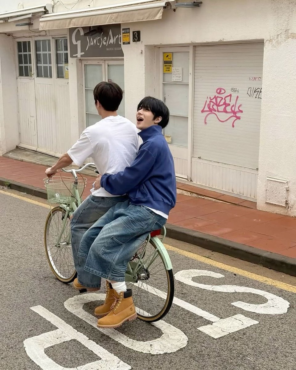 kaichannomather's tweet photo. なんだかウプズが愛しい夜なので
私の愛するウプズをおいていく
#2025MAMAVOTE 
#tomorrowxtogether https://t.co/kQklpYJjL9