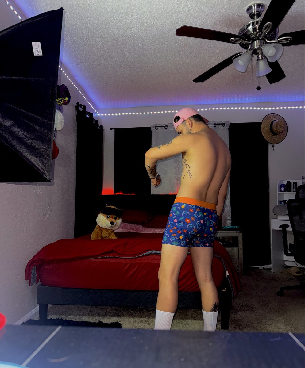 Y si en Vez De Tener El Peluche justo ahí te tengo a Tiiiiiii 🫠🫠
Dale Rt y corazón y nos Inventamos algo en Dm🍆🤤