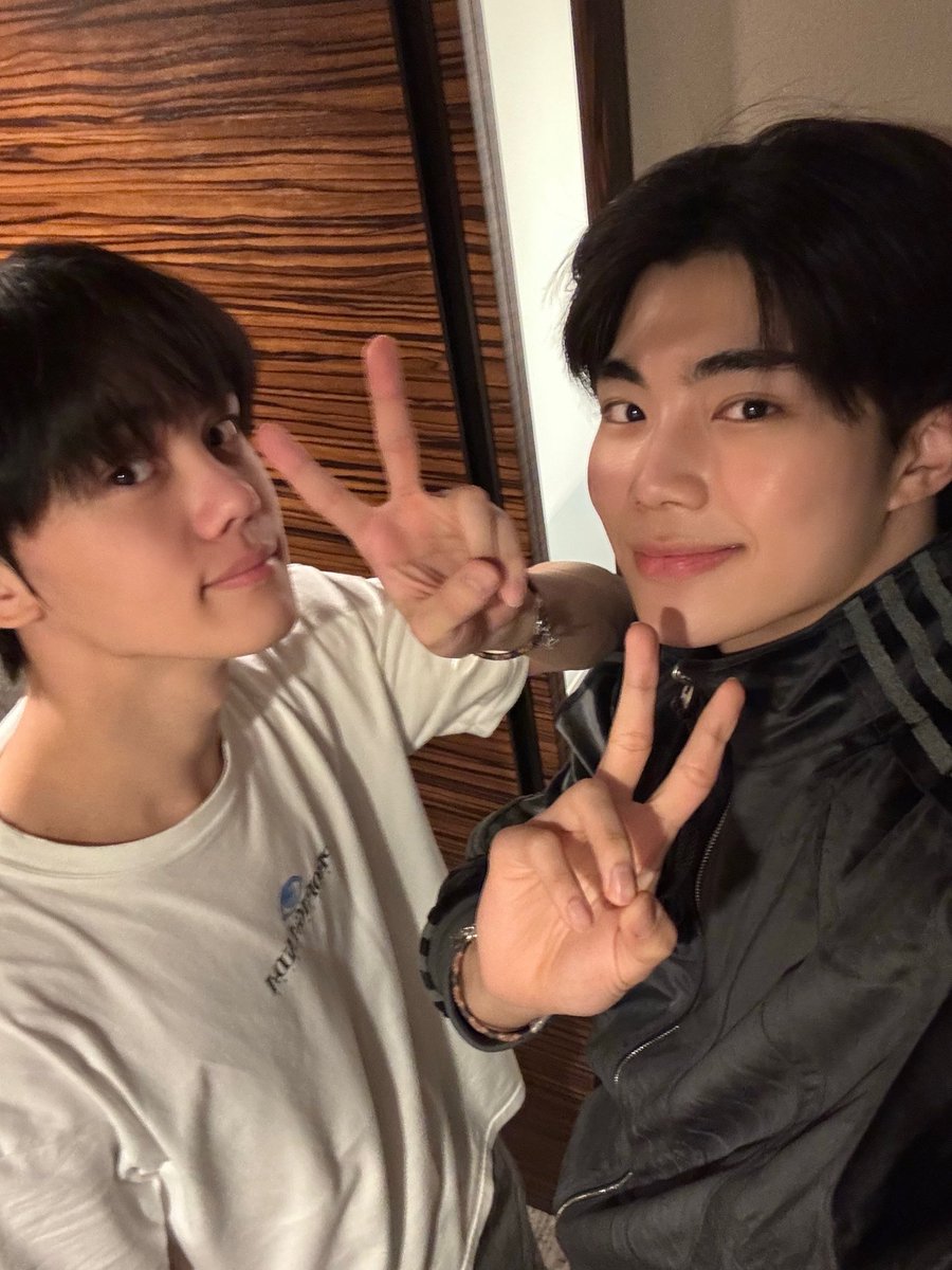 개털즈?..   🥹🥹🥹