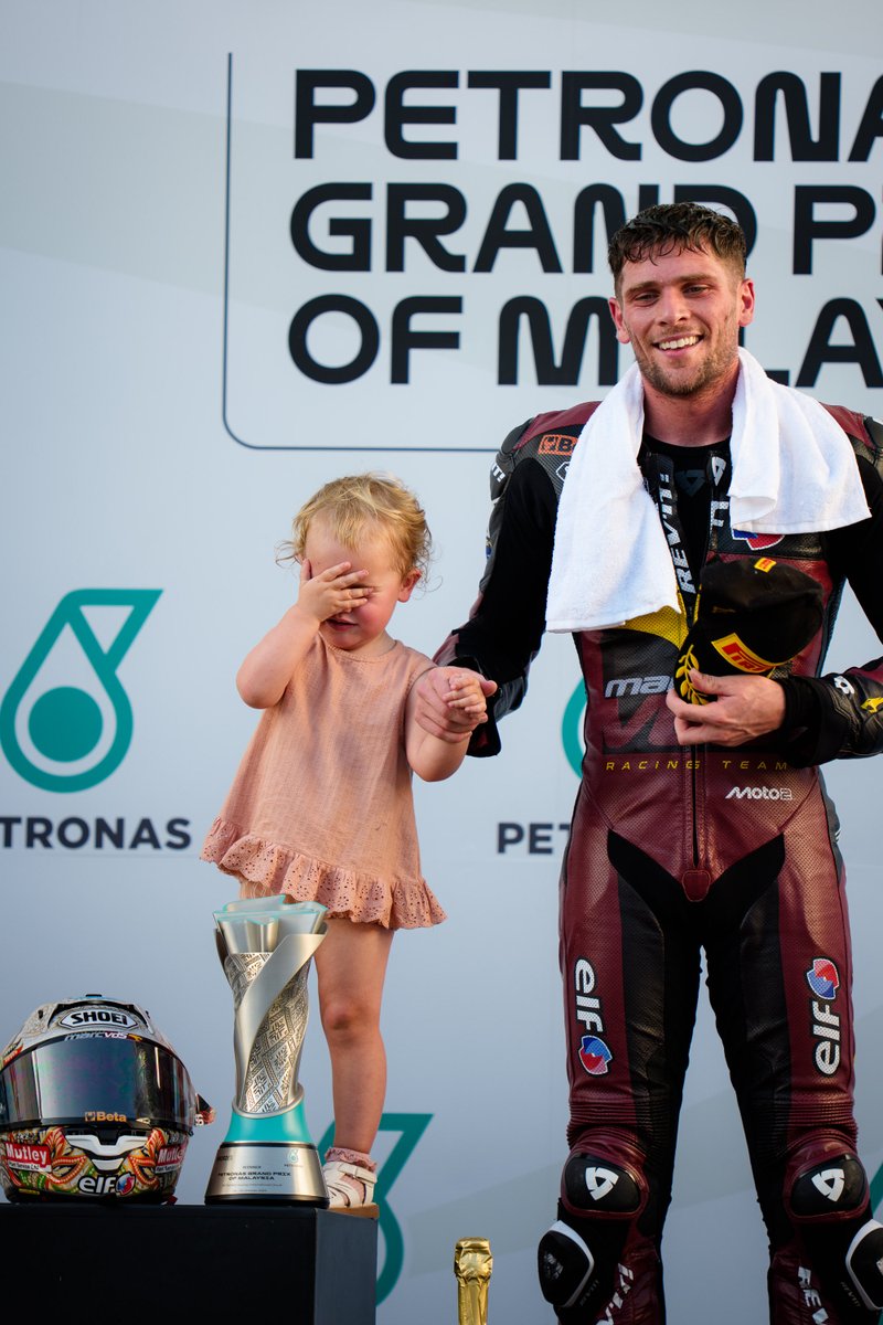 jakedixonracing's tweet photo. First I want to say a speedy recovery to Jose and Noah. It's never something you want to see and I'm wishing them all the best.
I cant explain what this victory means to me. This one is for my grandad. I'm so glad I could be wearing this special helmet and put it on the top step https://t.co/RbUsLL4XfZ