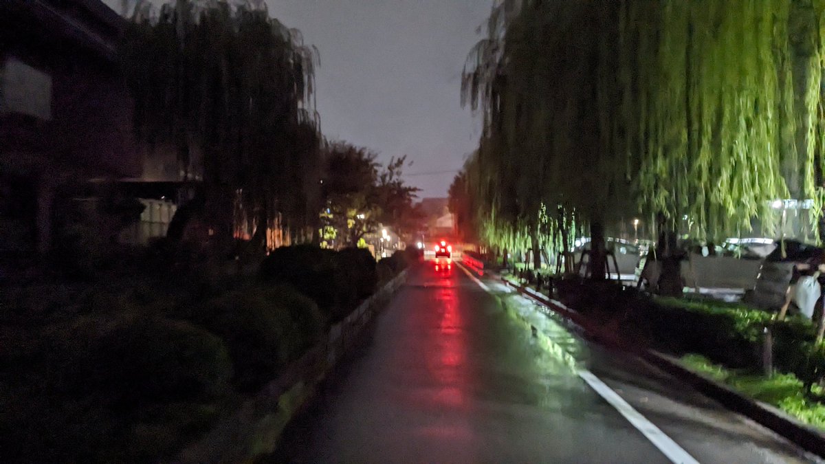 ddrkoji's tweet image. やたらサウナイキタイのレビューが多かった松の湯に入って30分ほど雨の中を散歩してフィニッシュ
風呂もサウナも1種類のストロングスタイルだけどしっかり暑くて恵みの湯っぽいハーブの香りとちょうどいい気温の外気浴で満足