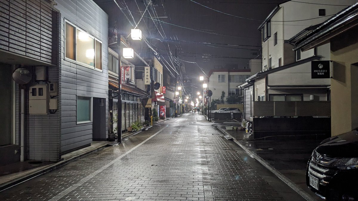 ddrkoji's tweet image. やたらサウナイキタイのレビューが多かった松の湯に入って30分ほど雨の中を散歩してフィニッシュ
風呂もサウナも1種類のストロングスタイルだけどしっかり暑くて恵みの湯っぽいハーブの香りとちょうどいい気温の外気浴で満足