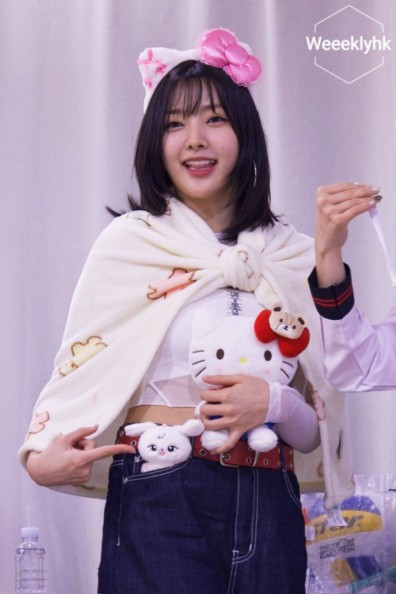 251026[飯拍高清📸]
生日賀圖來了 
Birthday photo is coming
240803 Everline線下簽售會獨家飯拍
Everline offline Fansign Event exclusive 
#Weeekly #위클리
#소은에게 
#박소은 #ParkSoeun
#1OVE_U_SOEUN_DAY
#Daileee #weeeklyhk
