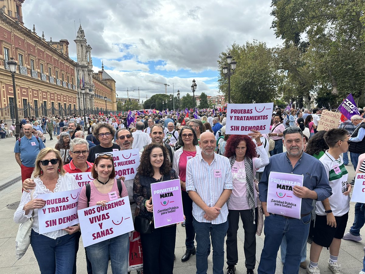 Multitudinaria manifestación hoy en Sevilla. Moreno Bonilla debe irse. ¡Nuestra vida no puede esperar! 🩷