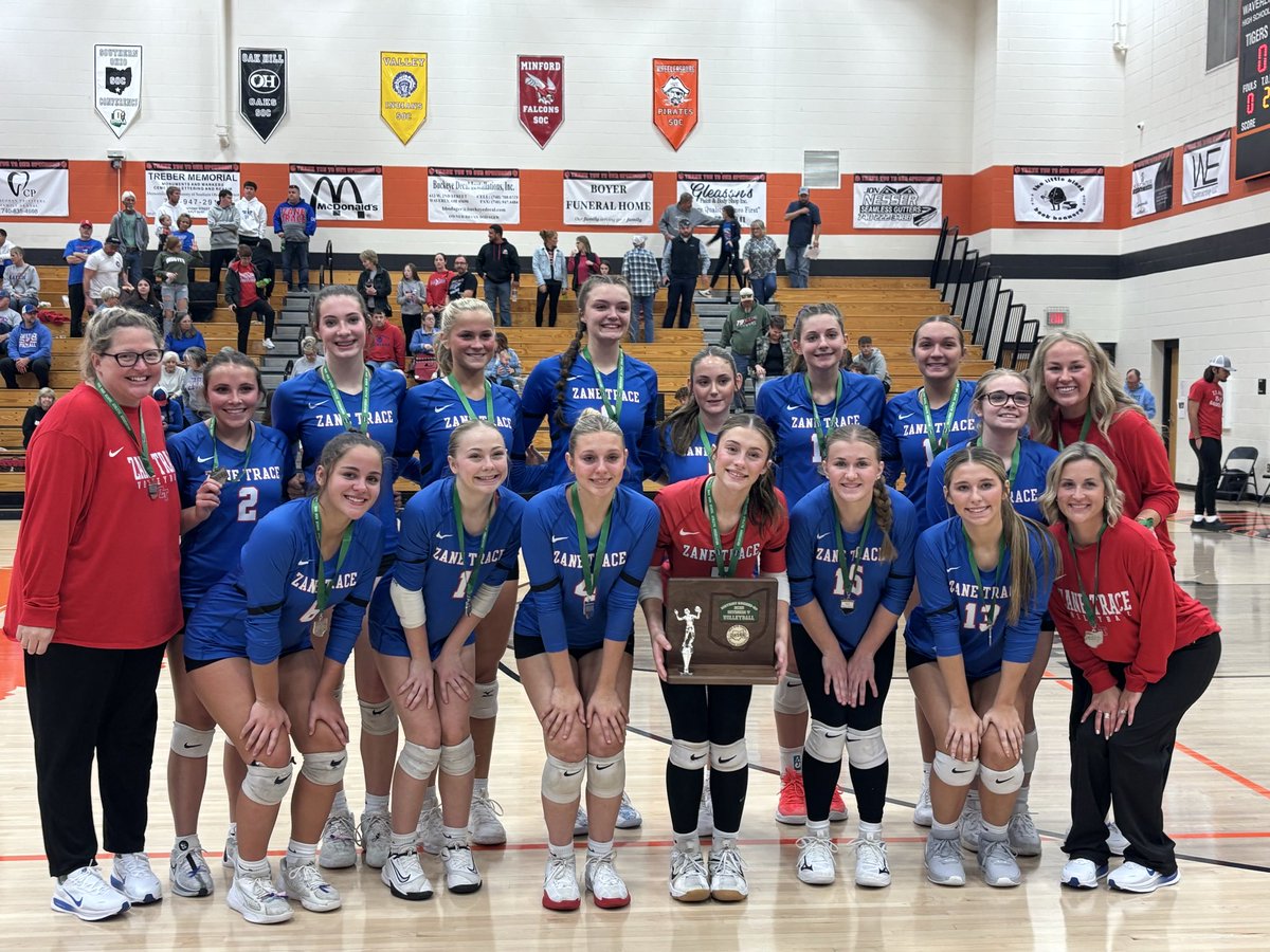 JarrellNateCory's tweet photo. District Runner up 🏐 https://t.co/E8Z72cYg1C