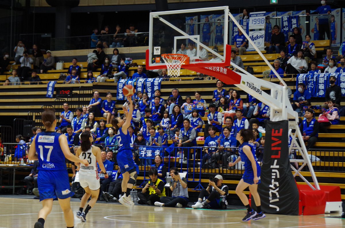 #Wリーグ 通算2000得点の瞬間！✨🏀✨
ナコさんおめでとうございます🎌

#東京羽田ヴィッキーズ
#本橋菜子 選手