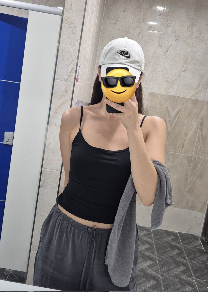 mallangeoo's tweet photo. 나랑 ���대에서 딩굴래 ? https://t.co/KS5jIH923M