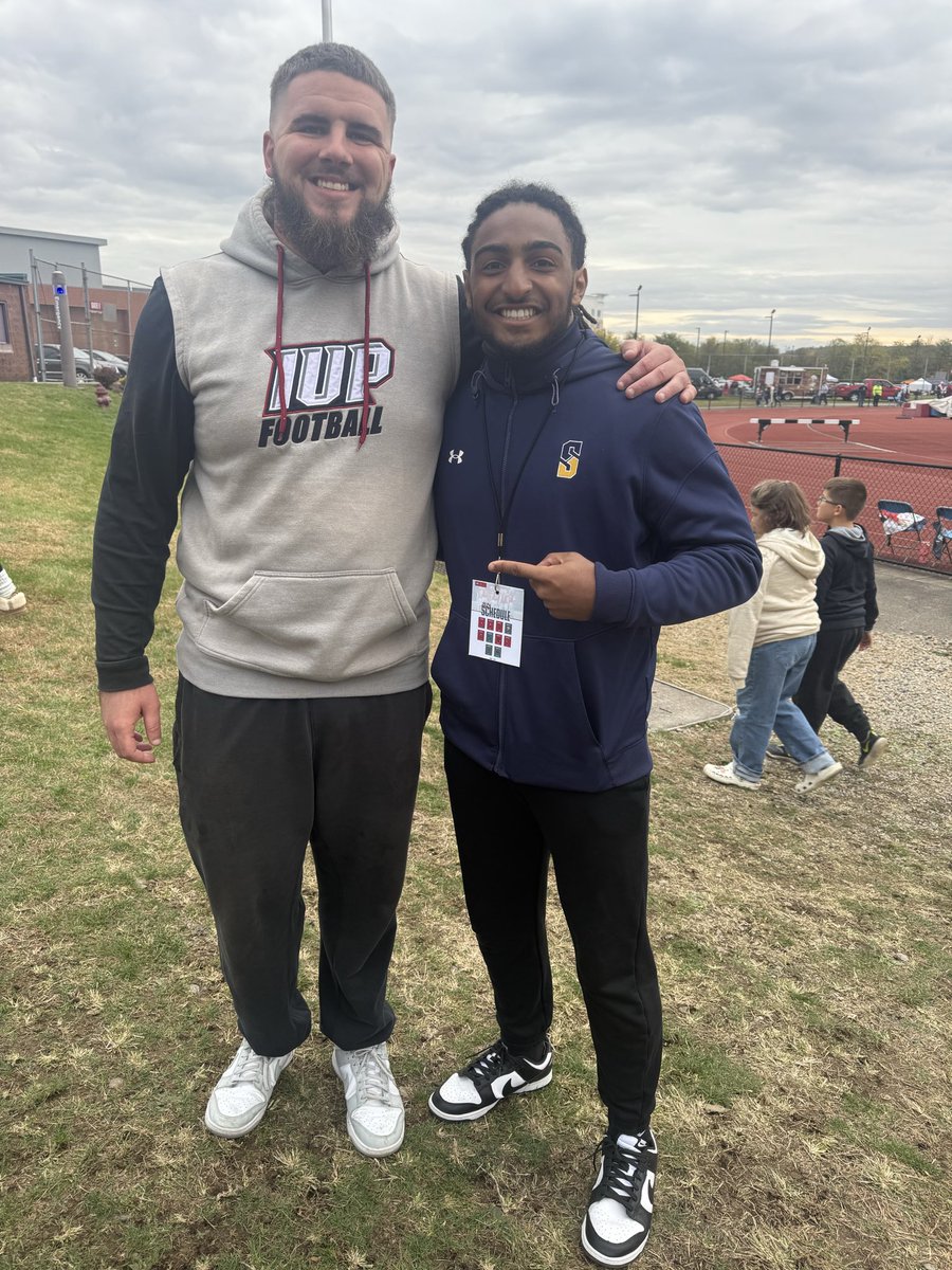 MarcBurkJr33's tweet image. Huge thanks to the coaching staff at @IUPfootball for the game invite this weekend. It was an exciting environment all the way around. Congrats on the Coal Bowl win! Nice seeing you Coach Camp as well! 
@Paul_Tortorella 
@EdenfieldIan 
@BrettBrice6 
@CamLivingston53