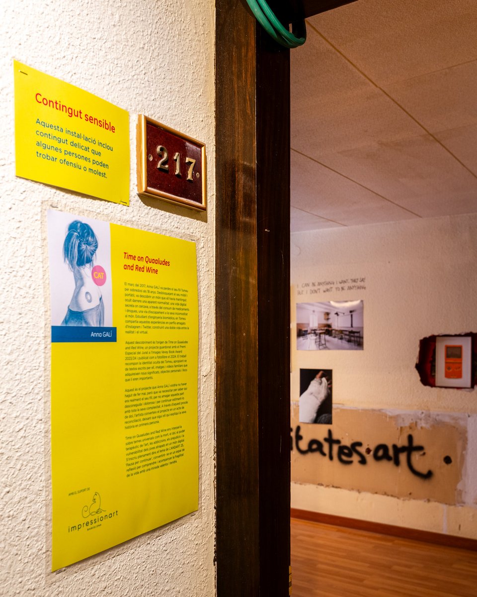 soclalight's tweet photo. Encara teniu temps fins el 14 de novembre per acostar-vos al L’ANDART @LandArtAndorra a veure la instal·lació del TIME ON QUAALUDES AND RED WINE a l’habitació 217 de l’Hotel Pol ✨ https://t.co/11rAee7TOg
