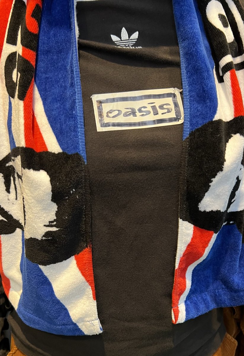 1975_GARNET_pla's tweet photo. みんなマジおもろい
#oasislive25 
#oasis https://t.co/XnjKl51BQO