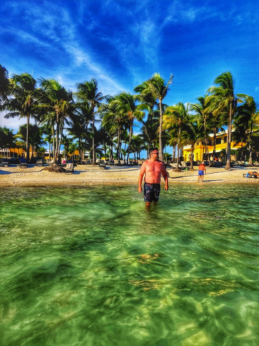 Aca en Mendoza por votar ... pero con ganas de playa y México!
😎🇦🇷🇲🇽😎
#Mendoza #México #PlayaDelCarmen