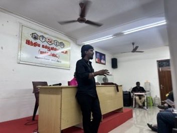 velu_ramavel's tweet image. லெனினியம் கற்போம்! லெனினிடம் கற்போம்!

தென்சென்னை மாவட்டம் சார்பில் லெனின் தேர்வு நூல் தொகுதி-5 குறித்த படிப்பு வட்டம் இன்று வடபழனி மாவட்டக்குழு அலுவலகத்தில் நடைபெற்றது.

#Lenin #CPIM #StudyCircle #Chennai #Marxism #Leninism