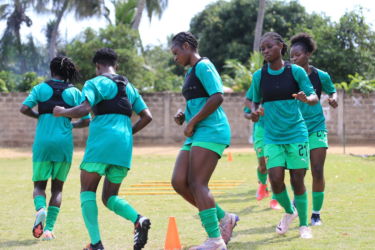 FtfTogolaise's tweet photo. 🇹🇬🦅 Les Éperviers Dames poursuivent leur préparation !

En vue du match retour face au Burkina Faso, les Éperviers Dames poursuivent leur mise au point sous la direction de Kaï Tomety.
📸 1/2 https://t.co/9giSh1GyxA