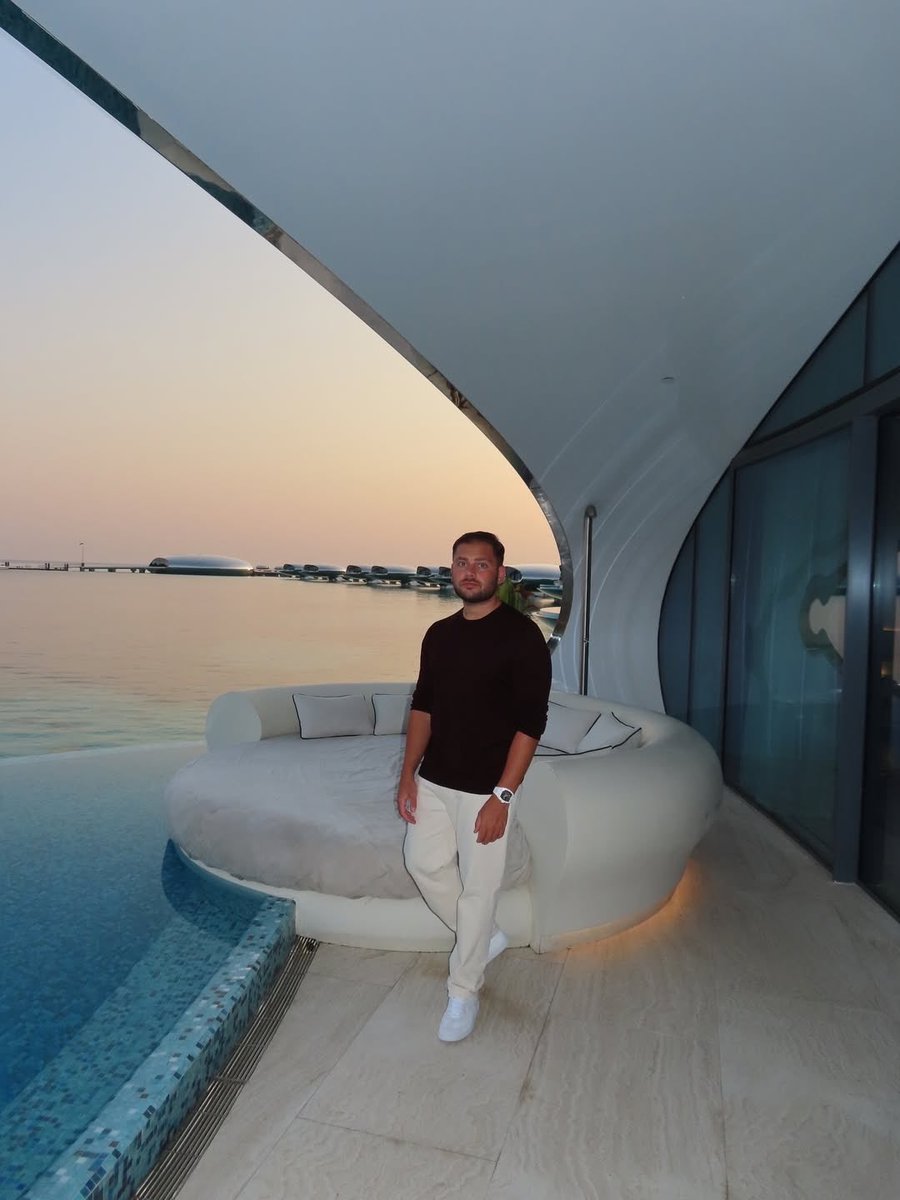 michaelgrayso's tweet image. Where ambition meets paradise, proof that hard work can create the life you don’t need a vacation from. 🌅 Some dump they say lol 😆