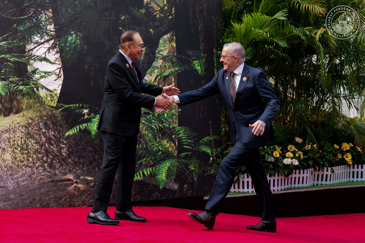 anwaribrahim's tweet image. Di Mesyuarat Pemimpin Komuniti Sifar Pelepasan Asia (AZEC) sempena Sidang Kemuncak ASEAN Ke-47 hari ini, saya tegaskan keperluan ASEAN untuk meneruskan iltizam peralihan tenaga serantau dengan menghormati keunikan setiap negara dalam menuju masa depan rendah karbon.

Rakan-rakan…