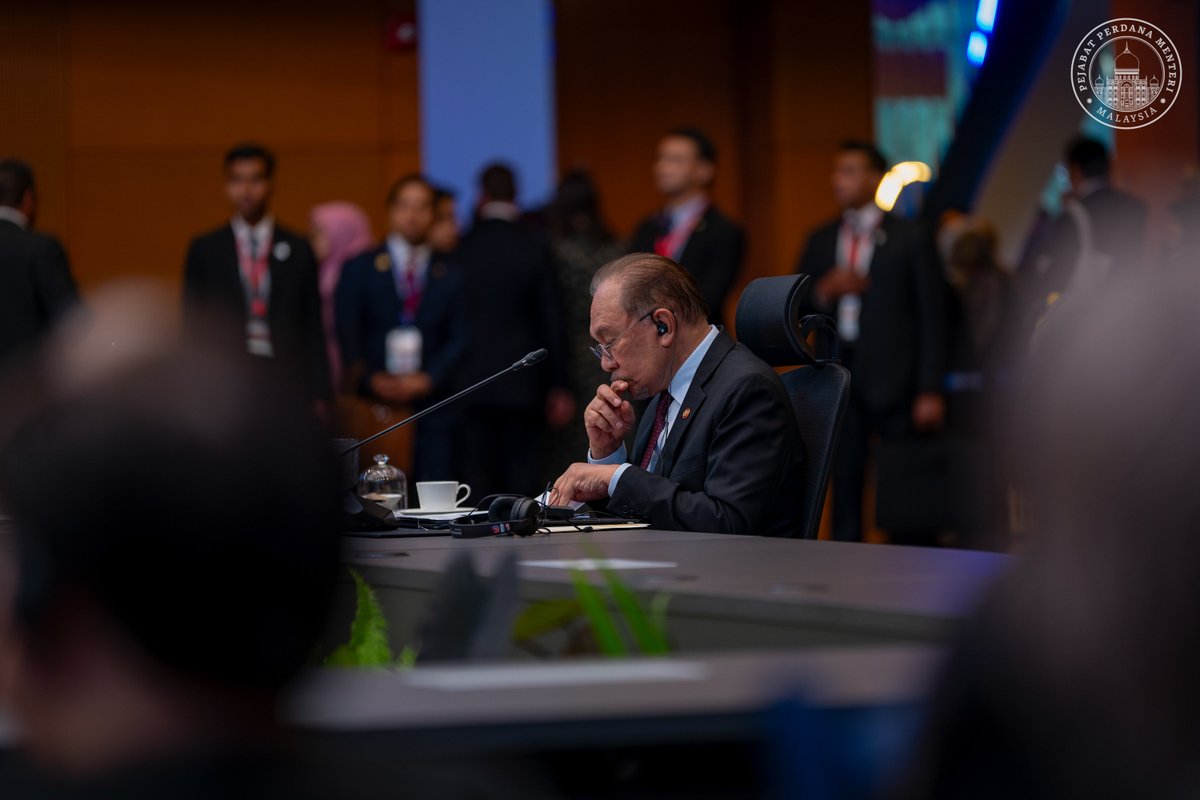 anwaribrahim's tweet image. Di Mesyuarat Pemimpin Komuniti Sifar Pelepasan Asia (AZEC) sempena Sidang Kemuncak ASEAN Ke-47 hari ini, saya tegaskan keperluan ASEAN untuk meneruskan iltizam peralihan tenaga serantau dengan menghormati keunikan setiap negara dalam menuju masa depan rendah karbon.

Rakan-rakan…