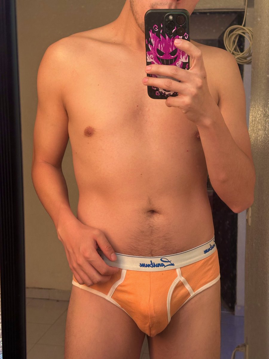 Megaterium30's tweet photo. Buenos días ! Qu�� tal este calzóncito? #trusa #brief https://t.co/QlCxKKf1Ls