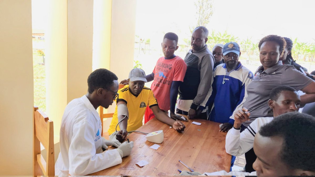 ScophRwanda's tweet photo. Today, together with @RPSARwanda and @kabutarehospit3, we carried out NCDs screening and health education in Cyarwa, Huye District, after Mass Sport in Car Free Day activities.
Early detection saves lives and promoting community wellness remains our top priority. 
#HuyeCarFreeDay https://t.co/Bx8XE0au63