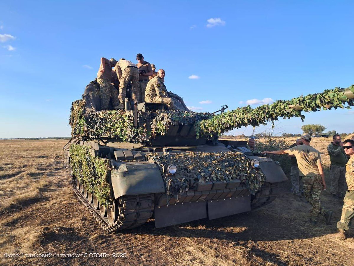 trip_to_valkiri's tweet image. A recent picture of a heavily modified Leopard 1A5 of the Ukrainian 5th Heavy Mechanized Brigade.