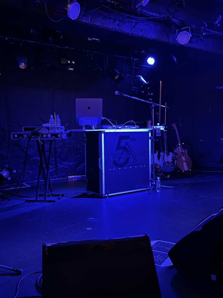 minimum_063's tweet photo. 10/26 名古屋　CLUB UPSET
ありがとうございます。初の最前（願っていた位置）で見られました。感激です、、
目の前でたかぼが沢山歌ってくれて嬉しかった〜🩷
ファミリー様の温かい人柄、空気、より一層大好きになりました🤍
アコースティックの存在、目が釘付けになったよ🎸
#TENSONG https://t.co/W42DhXimlX