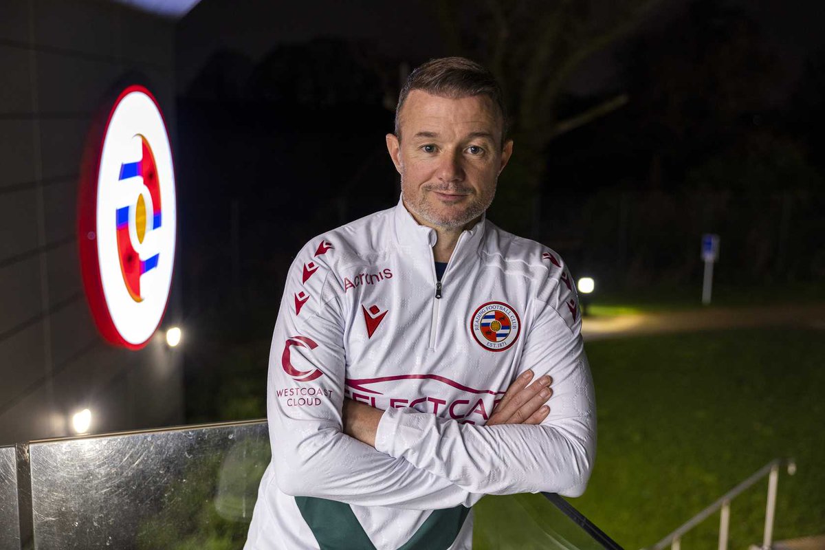 BREAKING NEWS

Reading have Sacked Manager Noel Hunt.

#ReadingFC
<a href="/League1Lowdown/">League One Lowdown - The Football Deck</a> 
[<a href="/SkyFootball/">Sky Sports Football</a> }