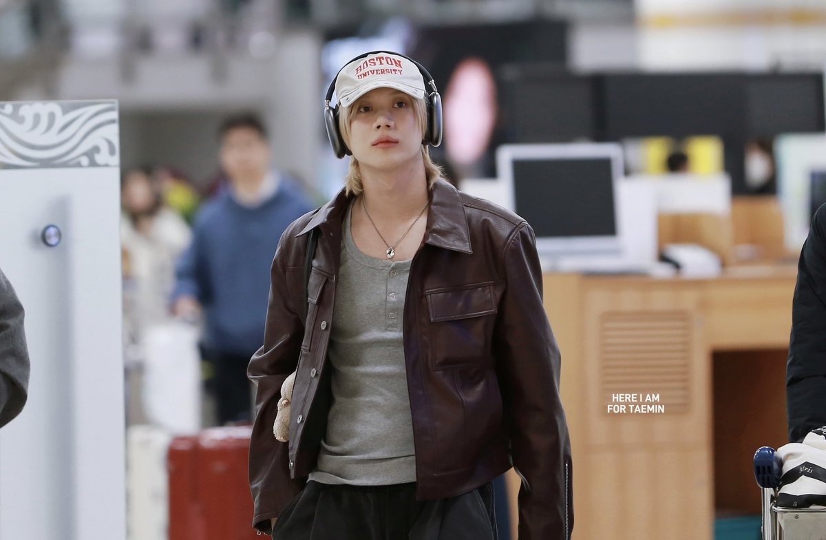 Here-iam tweet media