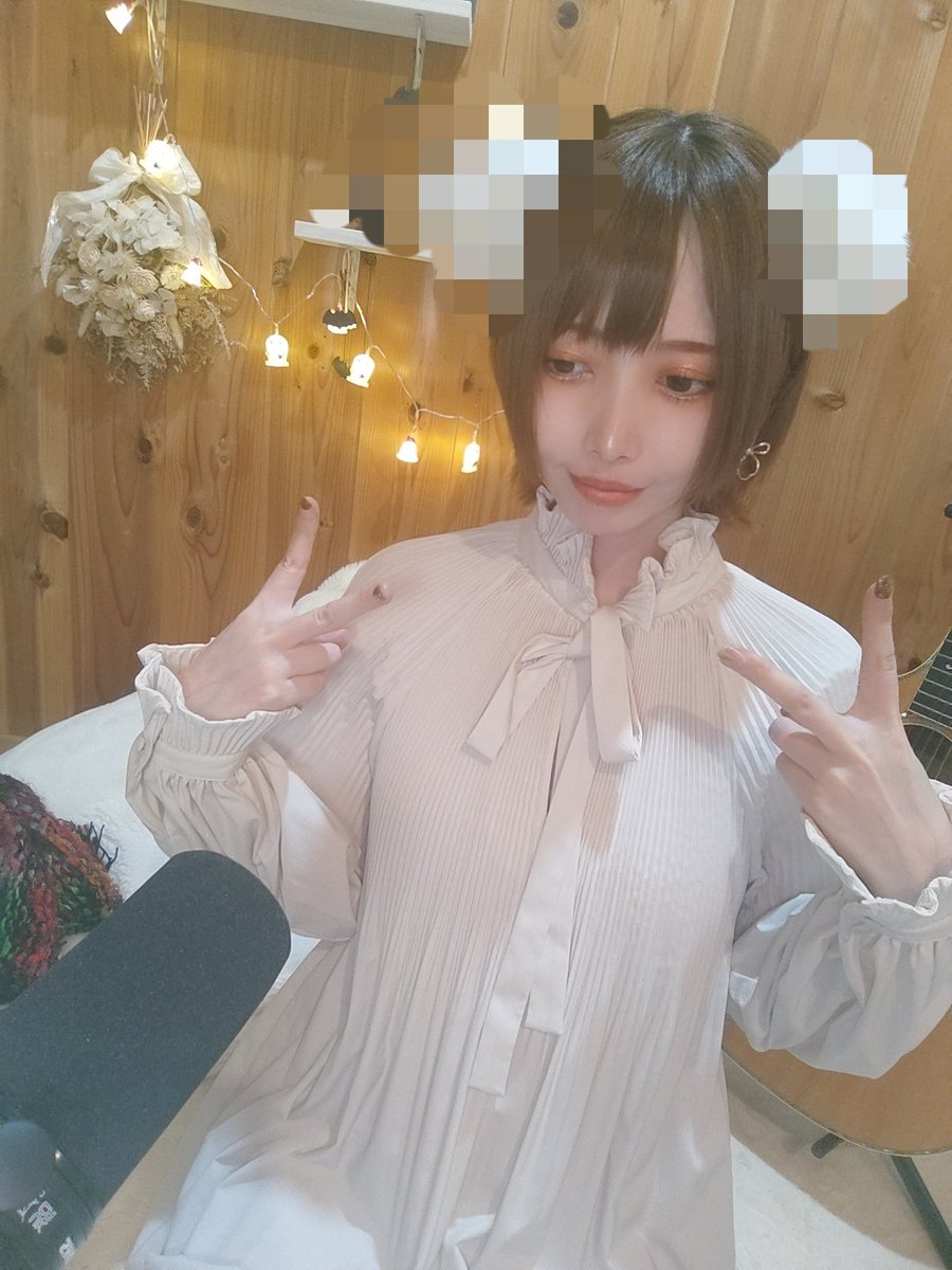 ファンサイト配信
お付き合いいただき
ありがとうございました´ `*

アイス食べながらまったりトーク
そして、6曲演奏！

必要な躾
幸せな家族
ヒトガタ
元気になったので
口角
ある雨の日のこと

ハロウィンも近いので
耳が4つになってました´ `笑