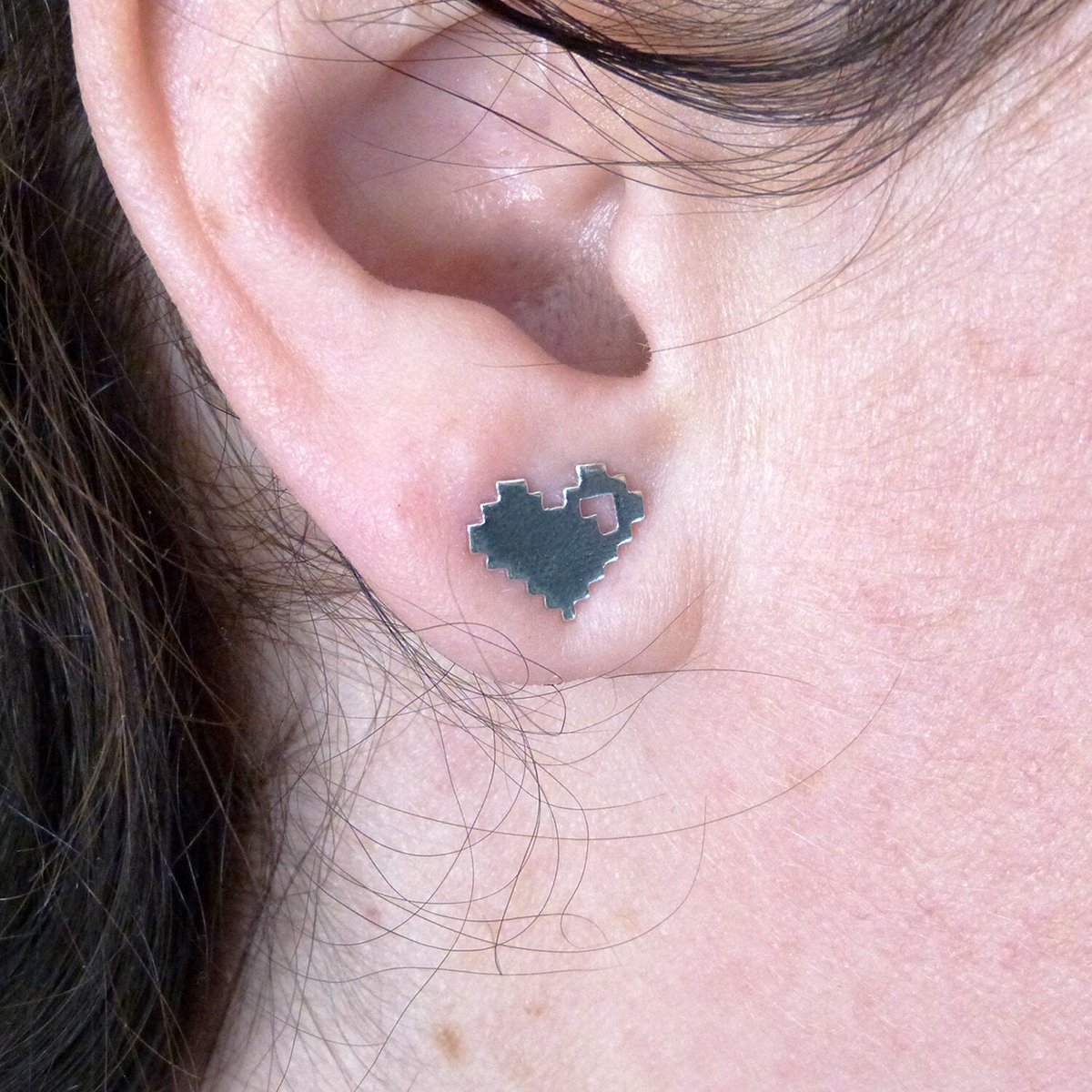 💝 Regálale todo tu amor... Y VIDAS EXTRA!!! 👾👾👾➤ #Pendientes Corazones ❤ #8bits de plata 925

👉 bit.ly/3fCluE2

#friki #extralife #8bitsjewelry #heart #love #corazón #geek #supermario #geekjewelry #friky #love #joyeríaartesanal #hechoamano #envíogratis