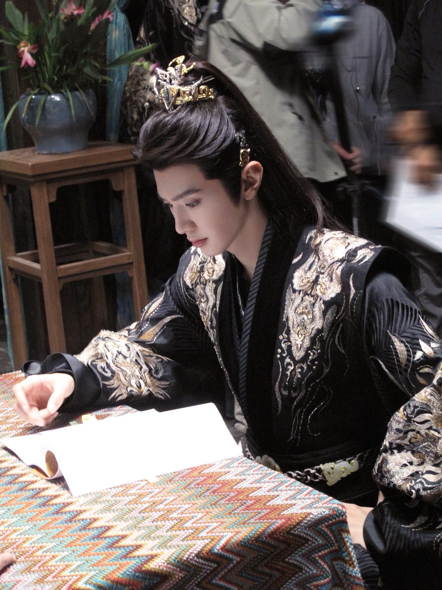 名残月さん　専用　王一博 M on X