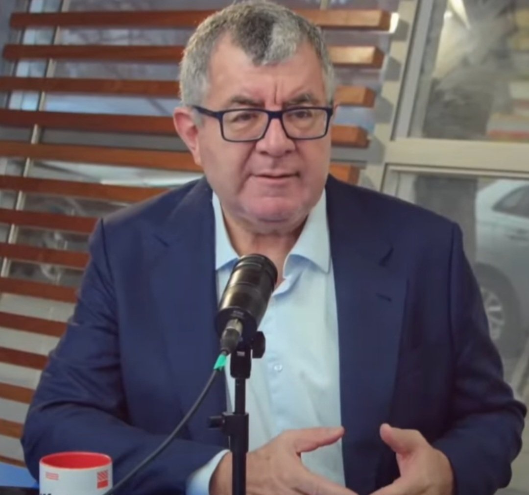 Periodista Juan Carlos Tafur: "Si los 
dinosaurios del Fujimorismo Ladran 
Es Porque algo bueno estamos haciendo"

Estoy totalmente d acuerdo con mi Tío Tafur.