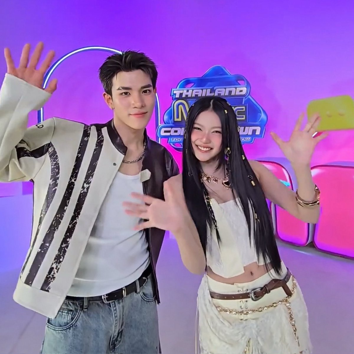 fourttwt's tweet image. bantu pilihin ava dong gais 🙏