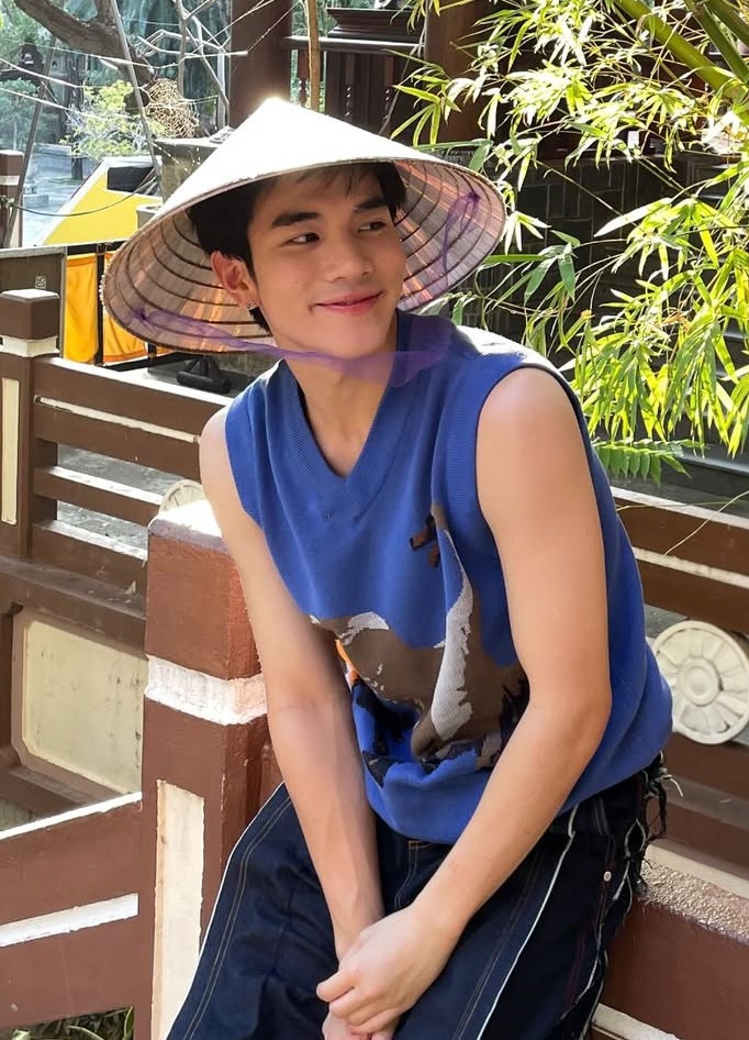 fourttwt's tweet image. bantu pilihin ava dong gais 🙏