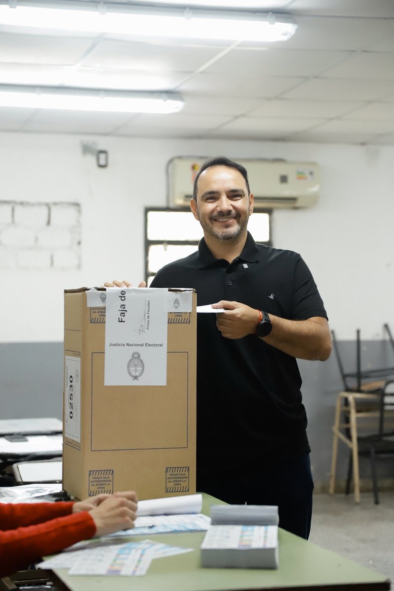 Cumplí con mi deber cívico, votando por el futuro que soñamos. 💪🇦🇷