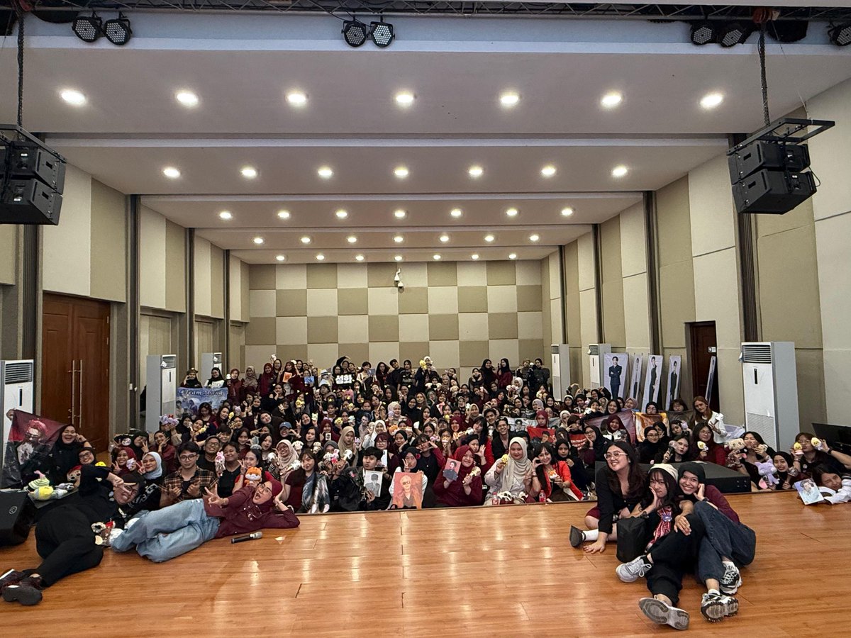 tinyraebang's tweet image. ✨Unlocked memories with Indonesia ATINY on 26.10.25✨
Forever an unforgettable moment celebrating @ateez_official_ 7th Anniversary in Jakarta! 🤍🎂🎶
Huge thanks to all the ATINYs who came!! 🫶
Your love, energy, and efforts totally lit up the day!! 🔥💖💫
Special shoutout to…
