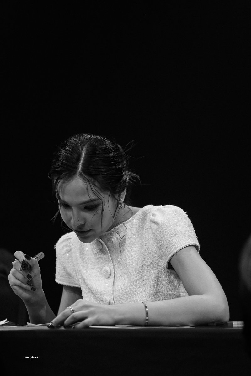 𝐛𝐮𝐧𝐧𝐲𝐭𝐚𝐥𝐞𝐬 (@bunnytales1221) on Twitter photo 