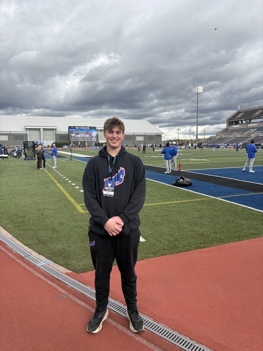 Baronschnelle66's tweet photo. Had a great time watching the game this Saturday! Thank you @UBFootball for the invite! https://t.co/oyQVfJ2ADR