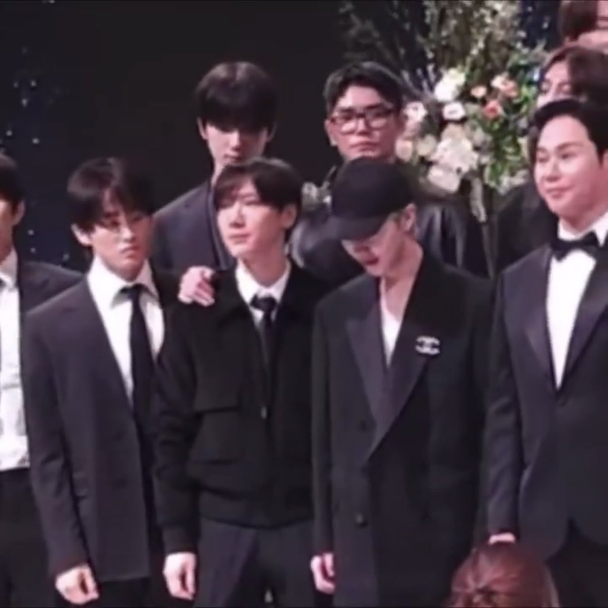 ไม่ใช่โอบนิธิ แต่เป็นโอบนิถี่ พ่อนี่รักแฟนล์มาก