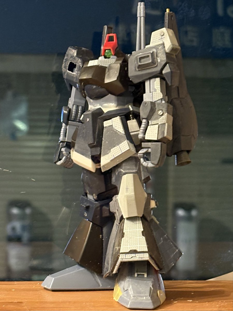 今日は朝からマイカートラブルで幕張PAからタクシーで帰宅。
車乗り換えて成田モーターランドへ。
そこでランエボ６とランチアデルタ2台の計3台を試乗。
うん、それぞれ個性的。

帰ってきてから夕飯作ってリックディアスの続き。

だいぶ良くなってきた
しかし複雑な面構成だ。