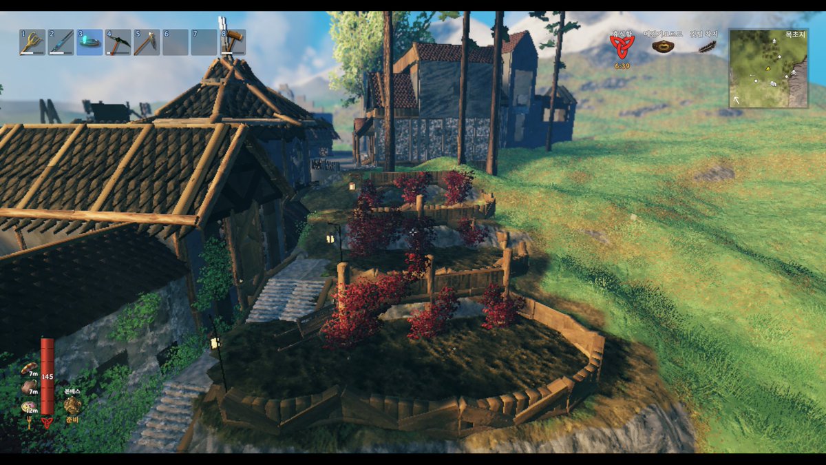 Tori_ere's tweet photo. #Valheim #발헤임 #건축
  
[건축일지 10]
건물들 뒷편에 만든 과수원.
마을 안에 집만 가득할 수는 없으니 중간중간 다른요소를 추가해야겠다는 생각이었다. 원래있던 지형을 자연스럽게 살리려고 해보았는데 괜찮은지 모르겠음..

이쁘게 잘 자라라 포도넝쿨아 🍇 https://t.co/lwsQUACfBW