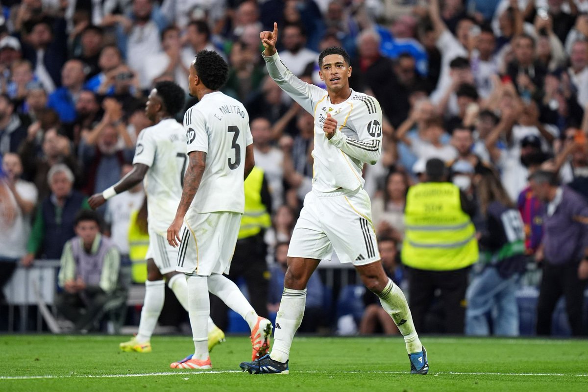 f5nfc's tweet photo. لا جديد يذكر ولا قديم يعاد كعبي عالي عليك دائما يا صغير اسبانيا 🤍🤍🤍🤍🤍🤍 https://t.co/Jx0eaWhnCC