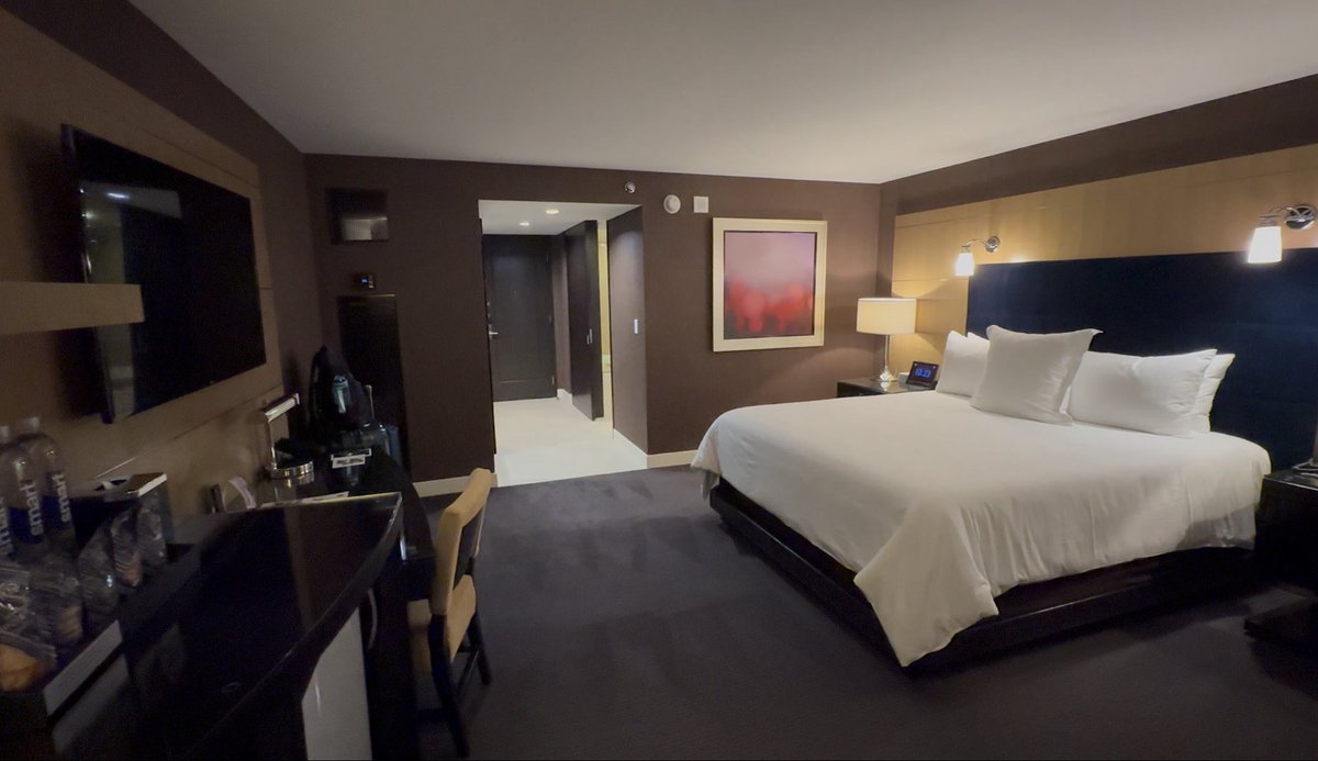 What holds Aria back from being a top 3-5 hotel.

In theory it has everything to be up there but rarely do I hear anyone say it’s their favorite.

Great restaurants 
Nice pool
Decent location
Nice rooms but could use an update

We talk about it here ⬇️ 
youtu.be/ZqAv-fG0C3s