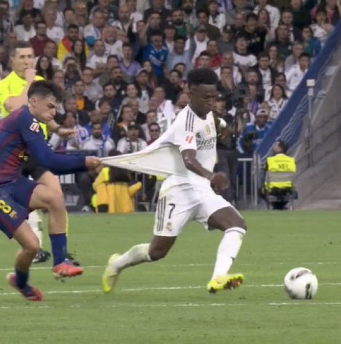 🚨 BREAKING:

Viní Jr. shirts are also available on Real Madrid official stores and website.