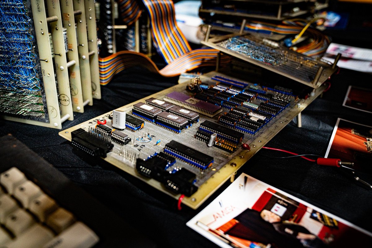 furan's tweet photo. Amiga used stacked protoboard "towers" to prototype the custom chips - mostly a combination of 74xx TTL and PAL.

Photo credit: Martin Becker https://t.co/ngADfq1Y2b